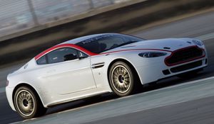 Превью обои aston martin, v8, vantage, 2009, белый, вид сбоку, авто, скорость