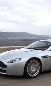 Превью обои aston martin, v8, vantage, 2005, серебряный, вид сбоку, авто, скорость