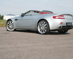 Превью обои aston martin, v8, vantage, 2006, серебряный, вид сбоку, авто, асфальт