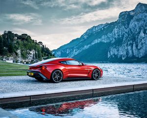 Превью обои aston martin, vanquish, красный, вид сбоку, горы, озеро