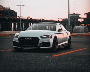 Превью обои audi, автомобиль, белый, стоянка