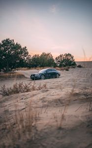 Превью обои audi, автомобиль, песок, деревья