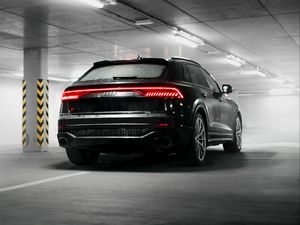 Превью обои audi q8, audi, автомобиль, внедорожник, черный, вид сзади