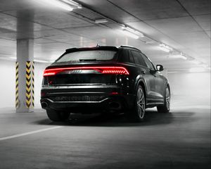 Превью обои audi q8, audi, автомобиль, внедорожник, черный, вид сзади