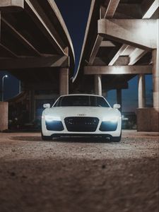 Превью обои audi r8, audi, автомобиль, белый, вид спереди, свет