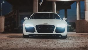 Превью обои audi r8, audi, автомобиль, белый, вид спереди, свет