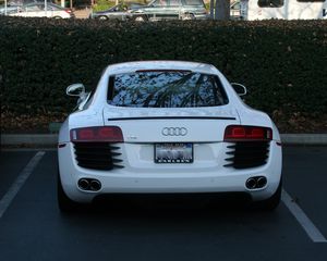 Превью обои audi r8, audi, автомобиль, белый, вид сзади