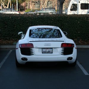 Превью обои audi r8, audi, автомобиль, белый, вид сзади