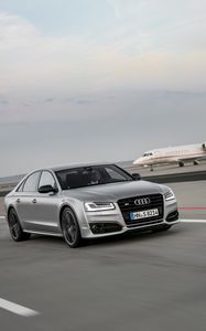 Превью обои audi s8, audi, автомобиль, серый, скорость, дорога