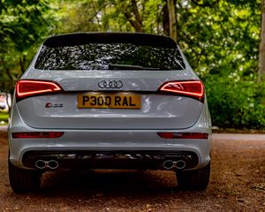 Превью обои audi sq5, audi, автомобиль, белый, вид сзади