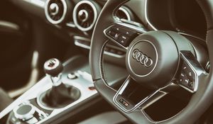 Превью обои audi, tts, руль, интерьер