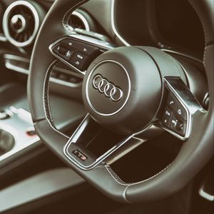 Превью обои audi, tts, руль, интерьер