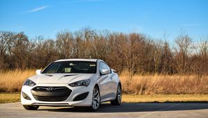 Превью обои авто, белый, вид сбоку