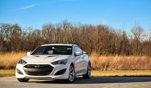 Превью обои авто, белый, вид сбоку