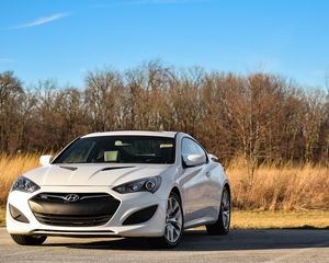 Превью обои авто, белый, вид сбоку