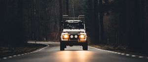 Превью обои авто, дорога, вечер, туман, деревья