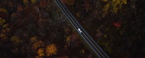 Превью обои авто, дорога, вид сверху, деревья