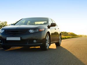 Превью обои авто, вид сбоку, солнечный свет
