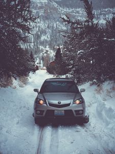 Превью обои авто, зима, вид спереди, снег, деревья