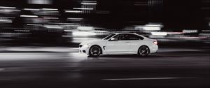Превью обои автомобиль, белый, дорога, скорость, длинная выдержка