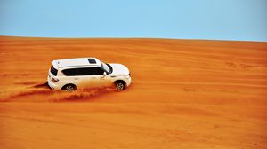 Превью обои автомобиль, белый, пустыня, песок