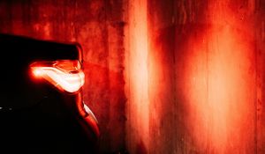 Превью обои автомобиль, черный, фонарь, свет, красный