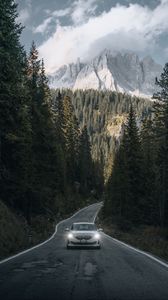 Превью обои автомобиль, дорога, горы, лес, природа
