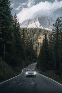 Превью обои автомобиль, дорога, горы, лес, природа