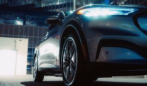 Превью обои автомобиль, фара, серый, свет, ночь