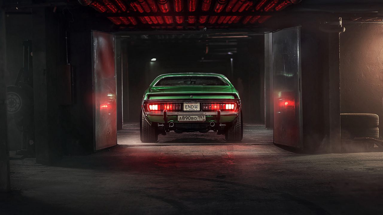 Обои автомобиль, гараж, тюнинг, зеленый, вид сзади
