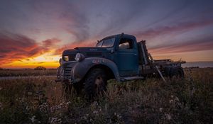 Превью обои автомобиль, грузовик, старый, ржавчина