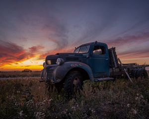 Превью обои автомобиль, грузовик, старый, ржавчина