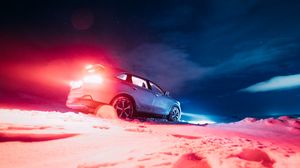 Превью обои автомобиль, ночь, снег, звездное небо
