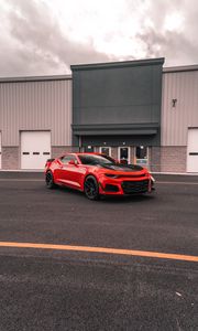 Превью обои автомобиль, спорткар, красный, асфальт, стоянка