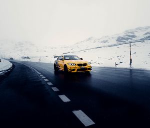 Превью обои автомобиль, спорткар, желтый, дорога, снег