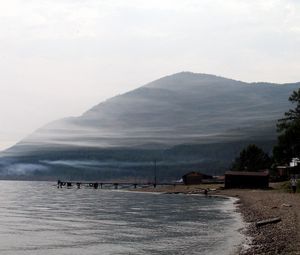 Превью обои байкал, озеро, берег, гора, дымка