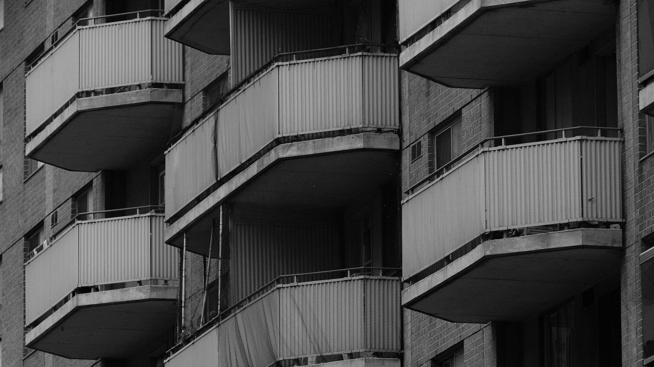 Обои балконы, здание, дом, черно-белый
