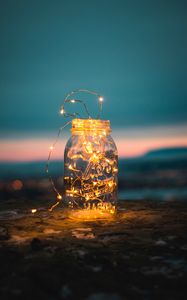 Превью обои банка, гирлянда, свет