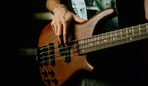 Превью обои бас-гитара, гитара, гитарист, музыкант, музыка