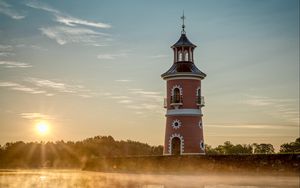 Превью обои башня, балконы, пруд, отражение