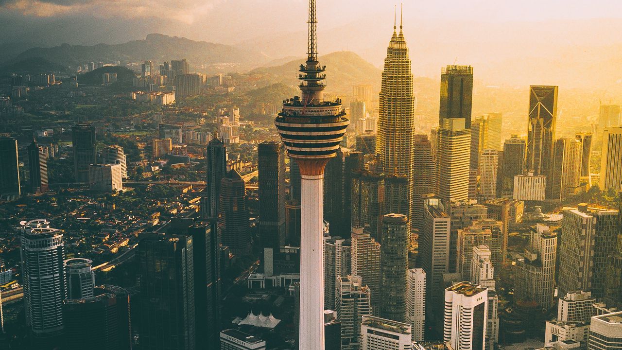 Обои башня, небоскребы, рассвет, куала-лумпур, малайзия