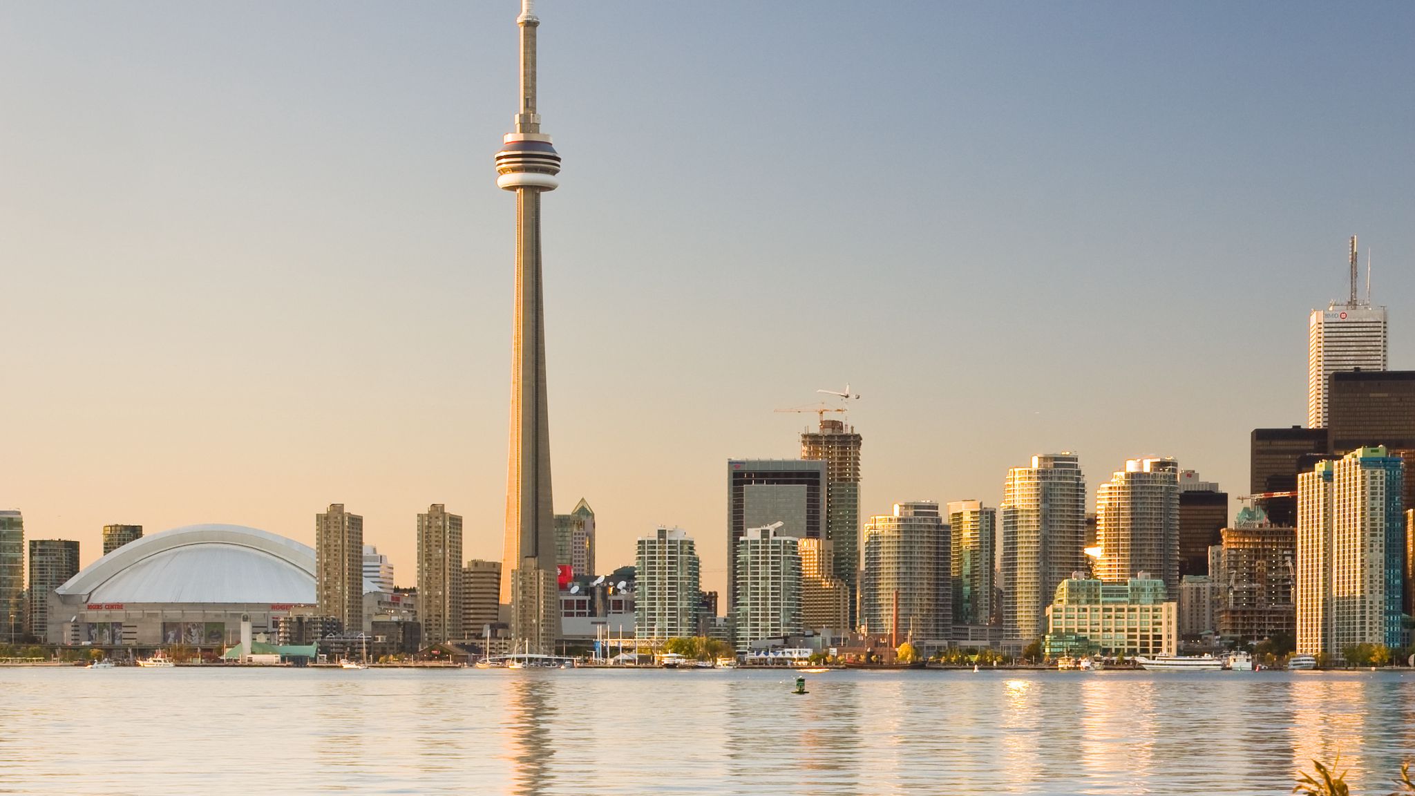 Си эн тауэр. Торонто CN Tower North. Торонто Радиовышка. TV Tower CN Tower. Монреаль город телебашня.