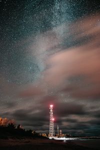 Превью обои башня, ночь, звездное небо, звезды, свечение