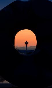 Превью обои башня, вид, сумерки, темный