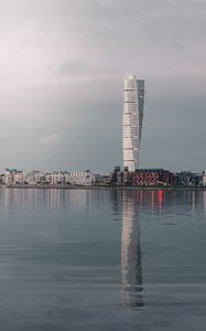 Превью обои башня, здание, архитектура, вода, отражение