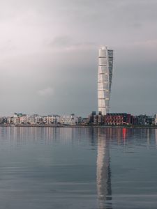 Превью обои башня, здание, архитектура, вода, отражение
