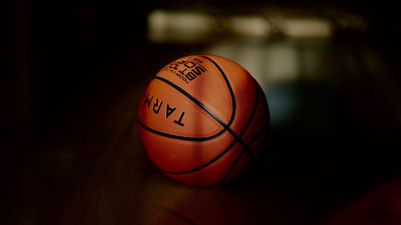Обои баскетбол, баскетбольный мяч, мяч, темный