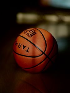 Превью обои баскетбол, баскетбольный мяч, мяч, темный