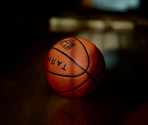 Превью обои баскетбол, баскетбольный мяч, мяч, темный