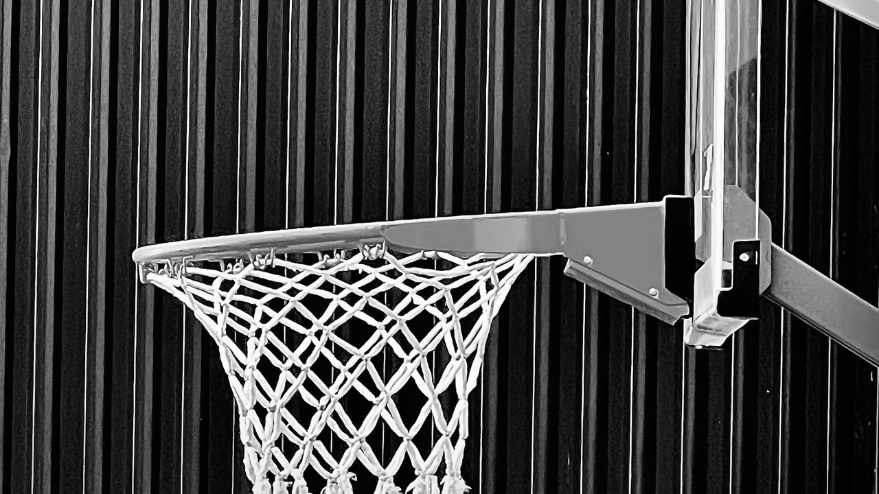 Обои баскетбольное кольцо, сетка, баскетбол, черно-белый, спорт